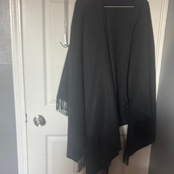 no brand Sweaters - Chic Charcoal Women's Poncho